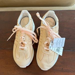 New with tags!  Adidas Women Size 6 Retropy E5 Sneaker